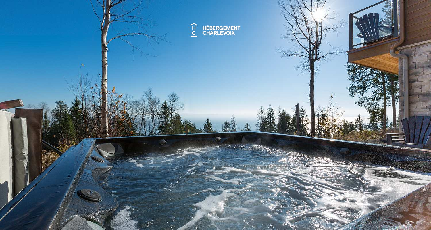 AUB-150 -  Majestic view of the river and the Charlevoix Massif